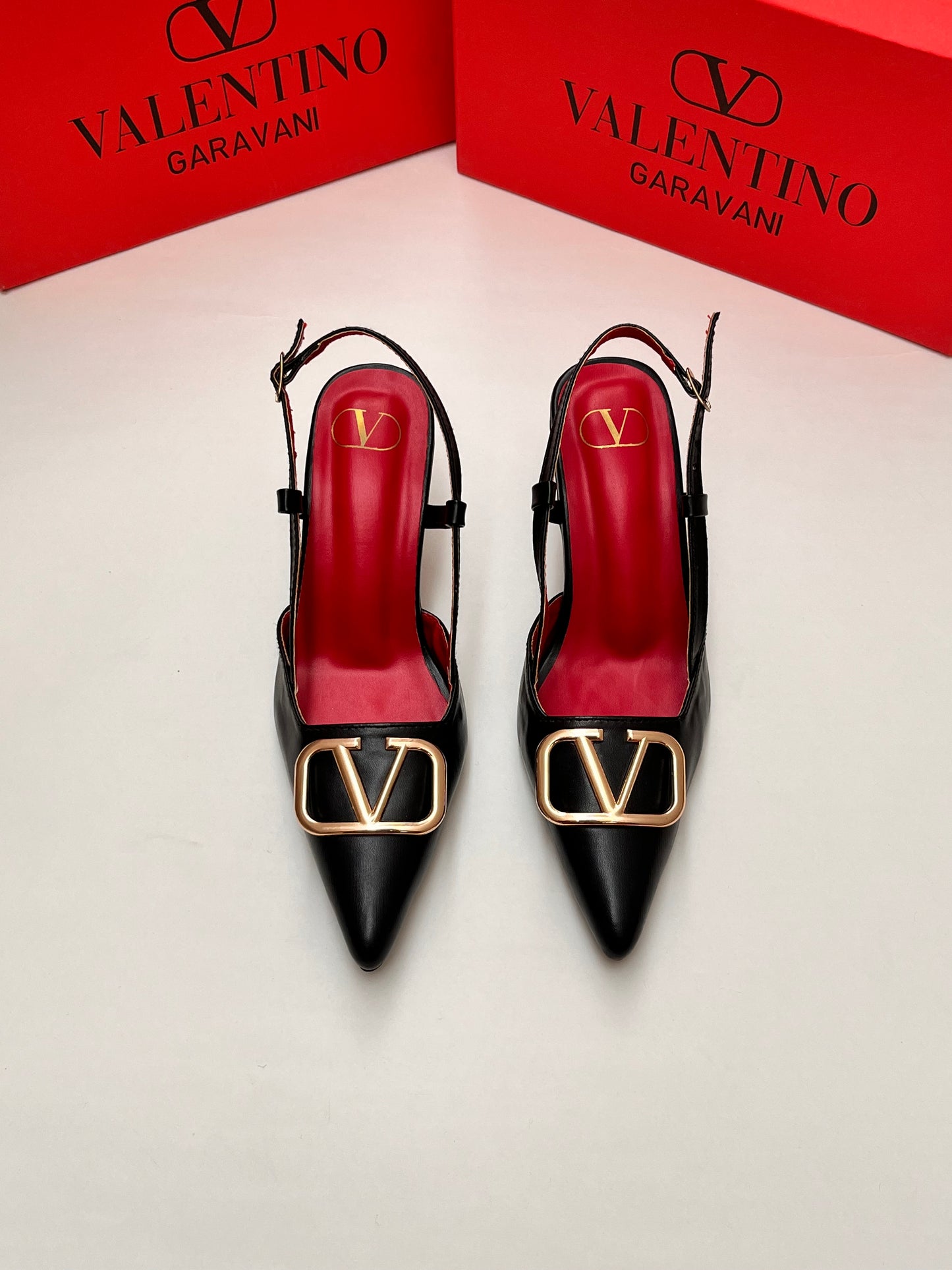 V- LOGO STRAP HEEL