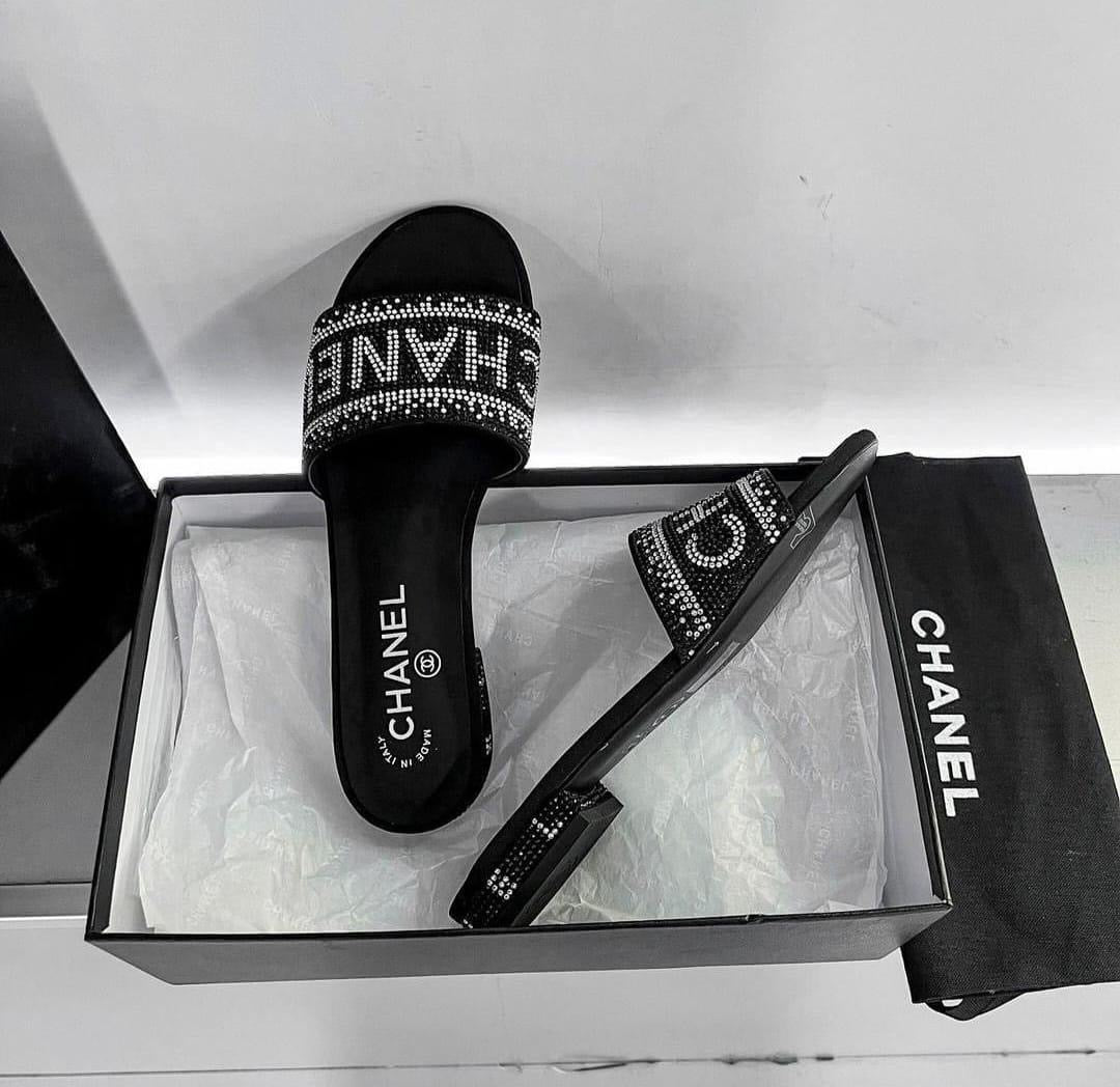 SUMMER RHINESTONE SLIDES