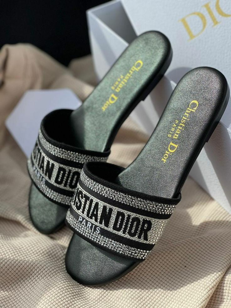 DCLUBB SLIDES