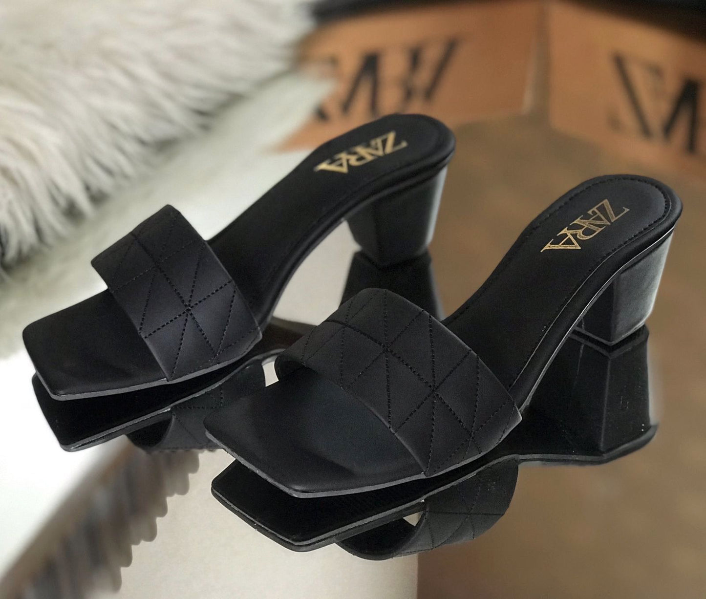 Z BLOCK HEEL