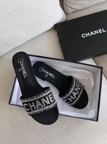 SUMMER RHINESTONE SLIDES
